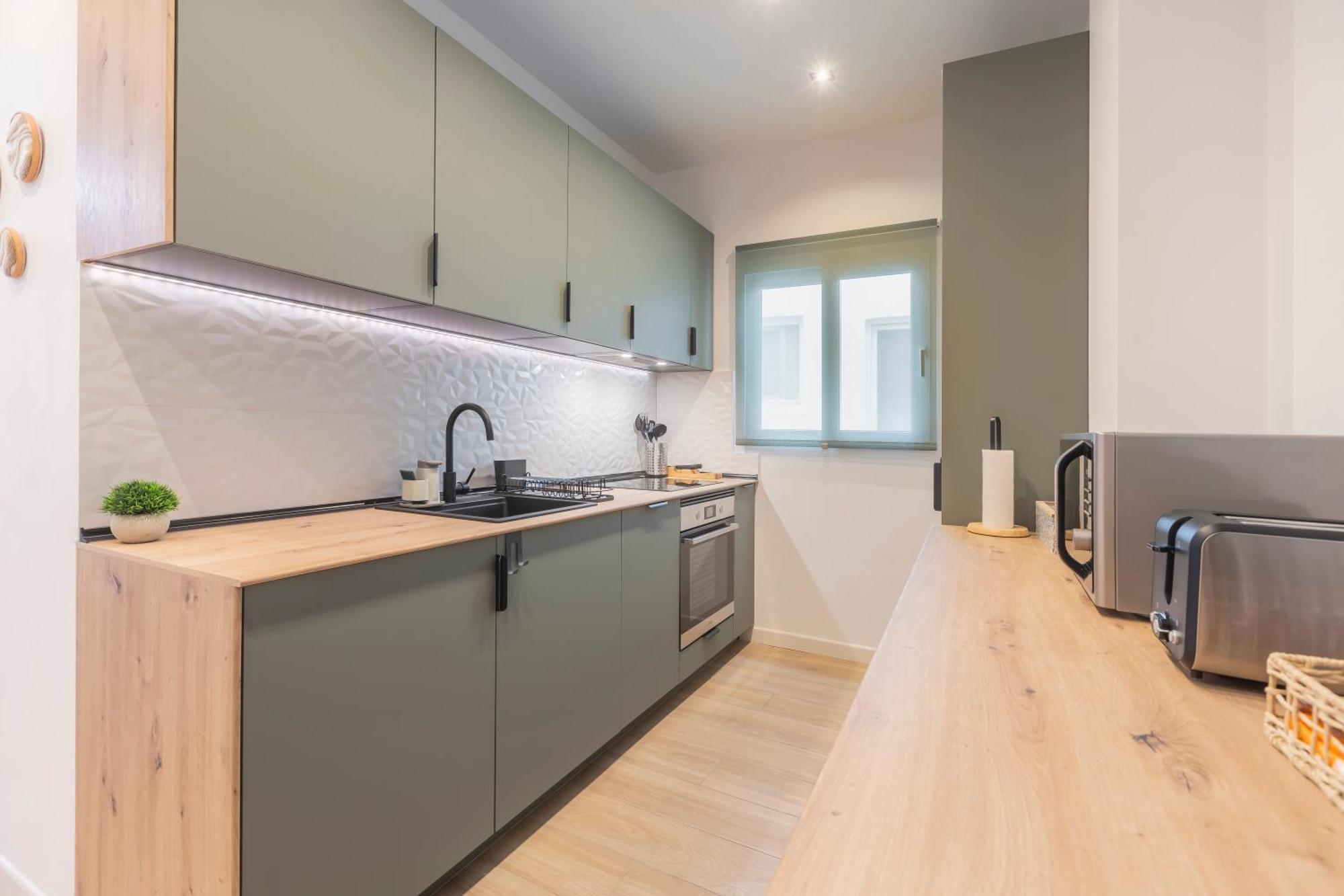 Fully Renovated Apartment In The Heart Of Fuengirola, 2 Min Walk To The Beach Exterior photo